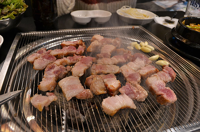 サムギョプサル - お肉を焼く003