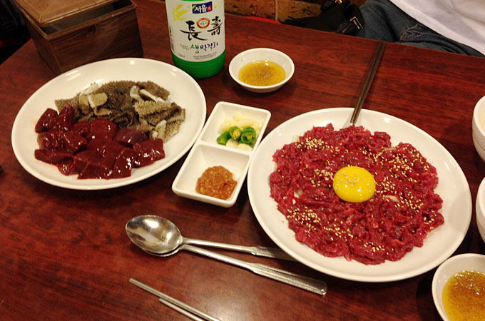 生のユッケを食べたい方は韓国ソウルの「ユッケ チャメチッ 육회 자매집」