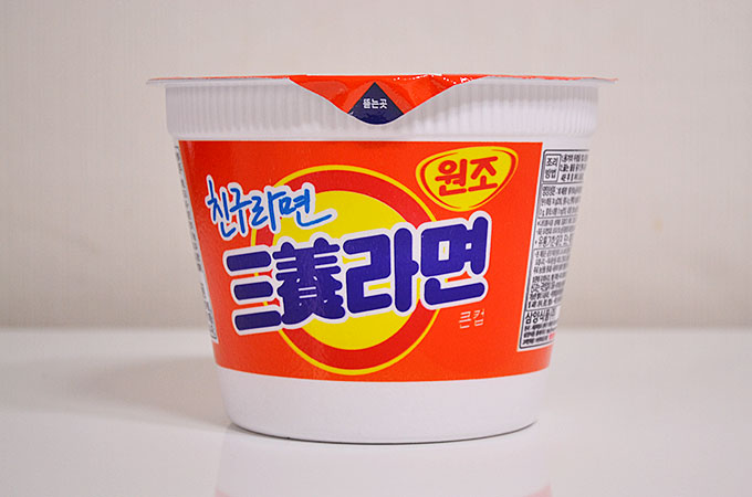 日本のラーメンを参考につくったラーメンのようで、1963年に初めて韓国で発売されたようです。