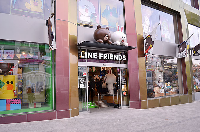 LINEのキャラクターグッズが販売されてるラインフレンズストア