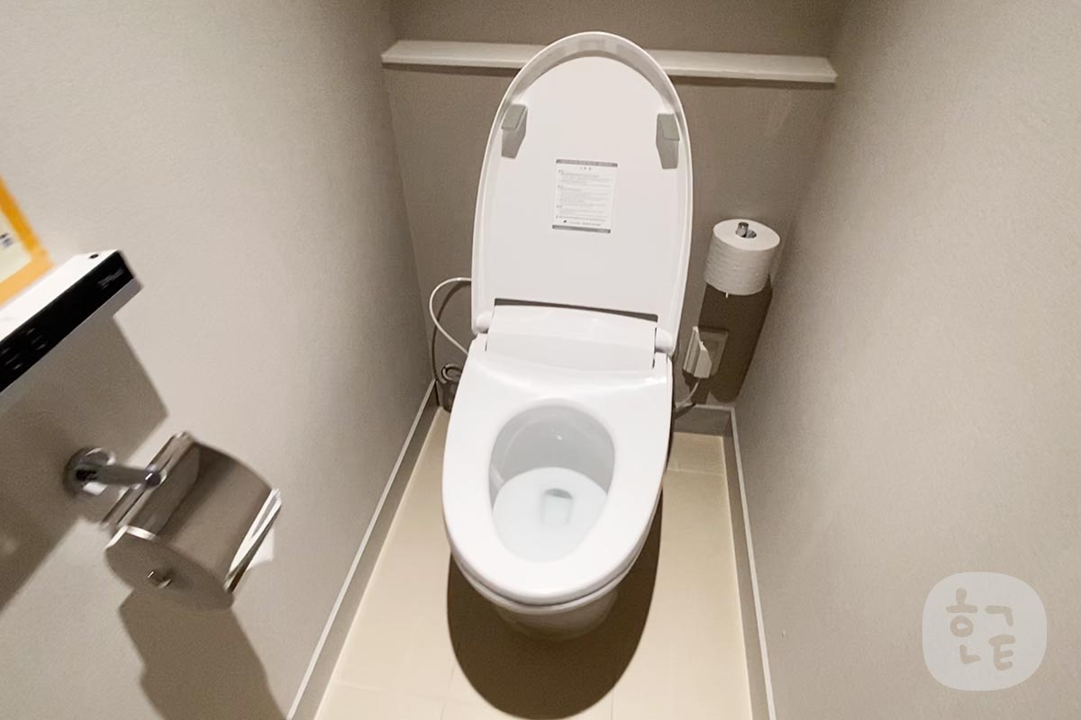 グレイスリーソウルのトイレは温水洗浄便座でお尻も安心です！笑